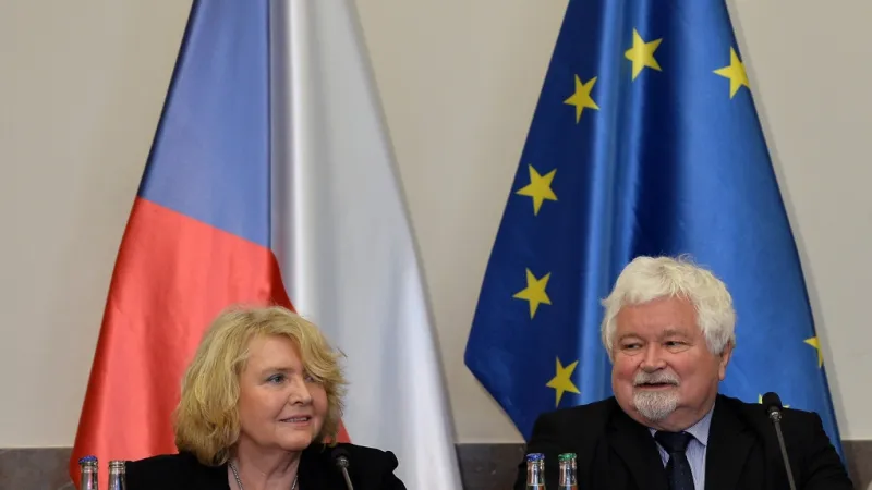 Lída Rakušanová a Petr Pithart