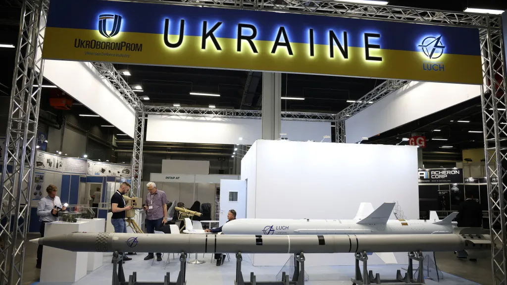 Ukroboronprom prezentuje model střely na Mezinárodním veletrhu obranného průmyslu