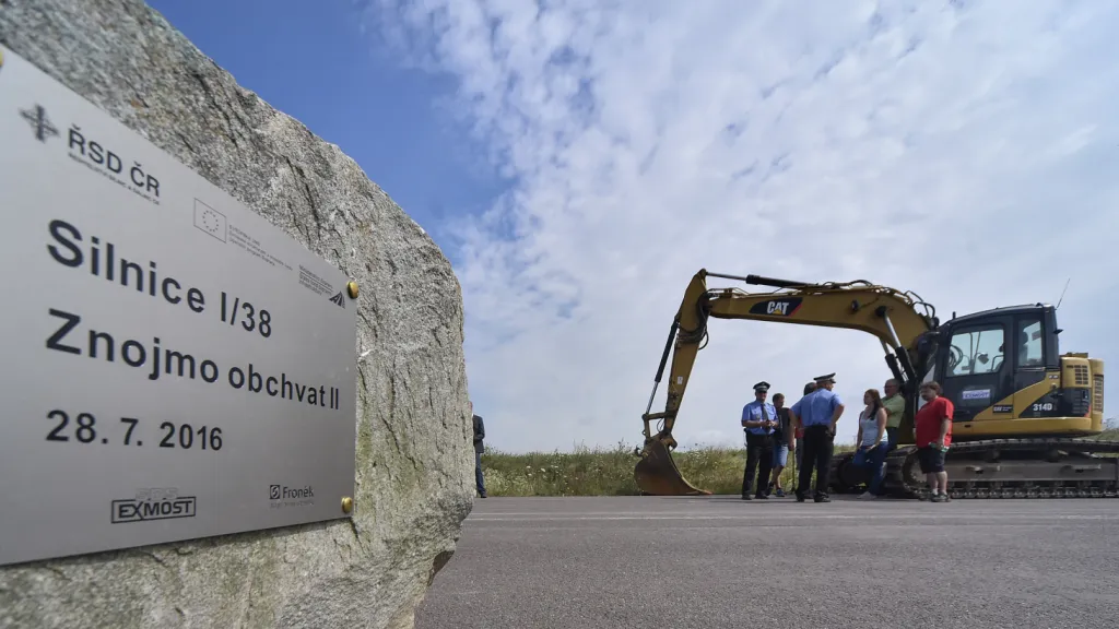 Základní kámen stavby druhé etapy obchvatu Znojma