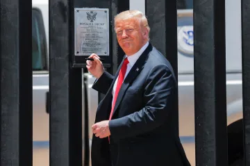 Trump zvažuje, že zakáže vstup do země Američanům s koronavirem. Protiústavní, zní od expertů
