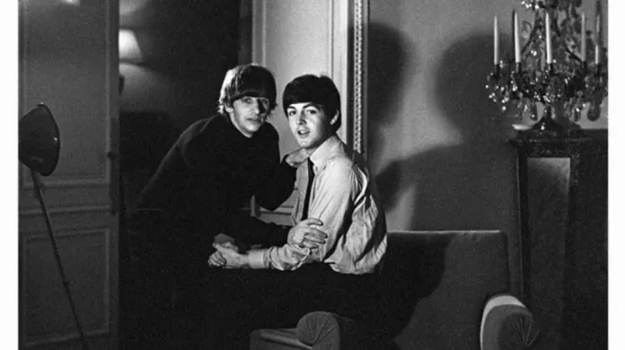 Fotografie Ringo Starra, na které je s Paulem McCartneym