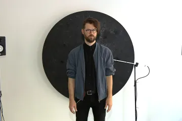 Výtvarník Daniel Vlček klame zvukem i obrazem