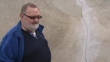 Miloslav Kolařík má kvůli dopravě poničený dům