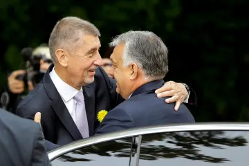 Babiš před volbami podpořil Orbána