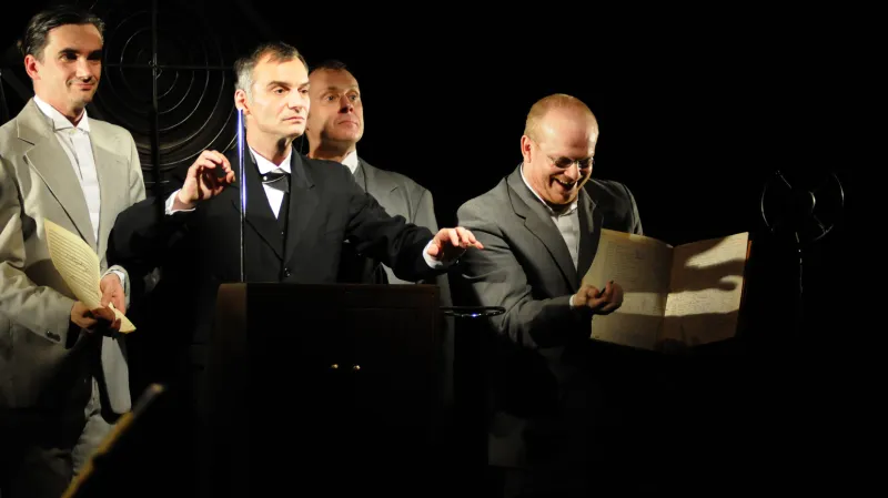 Představení Teremin o americkém působení Lva Těremina hrálo Dejvické divadlo