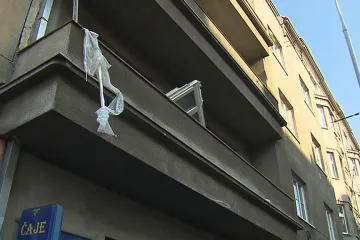 Ve Vršovicích vybuchl v domě plyn, nikdo se nezranil