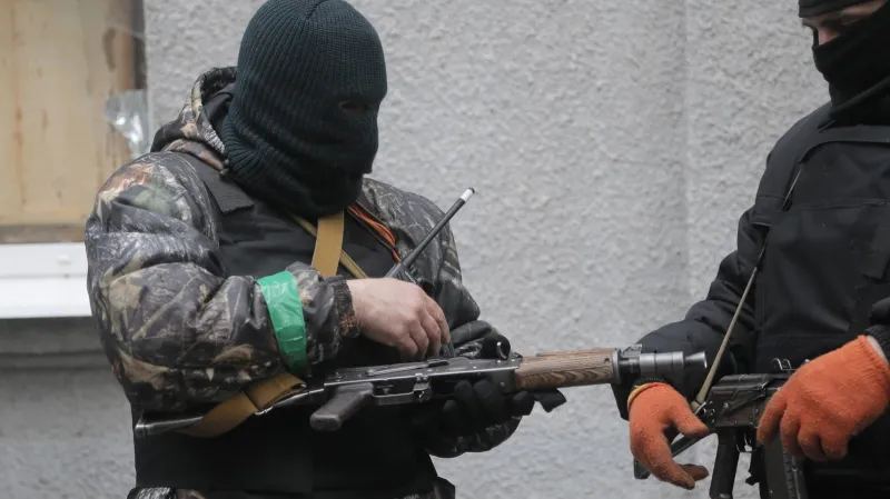 Maskovaní ozbrojenci na východě Ukrajiny