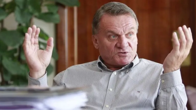 Výbor je pro vydání Bohuslava Svobody