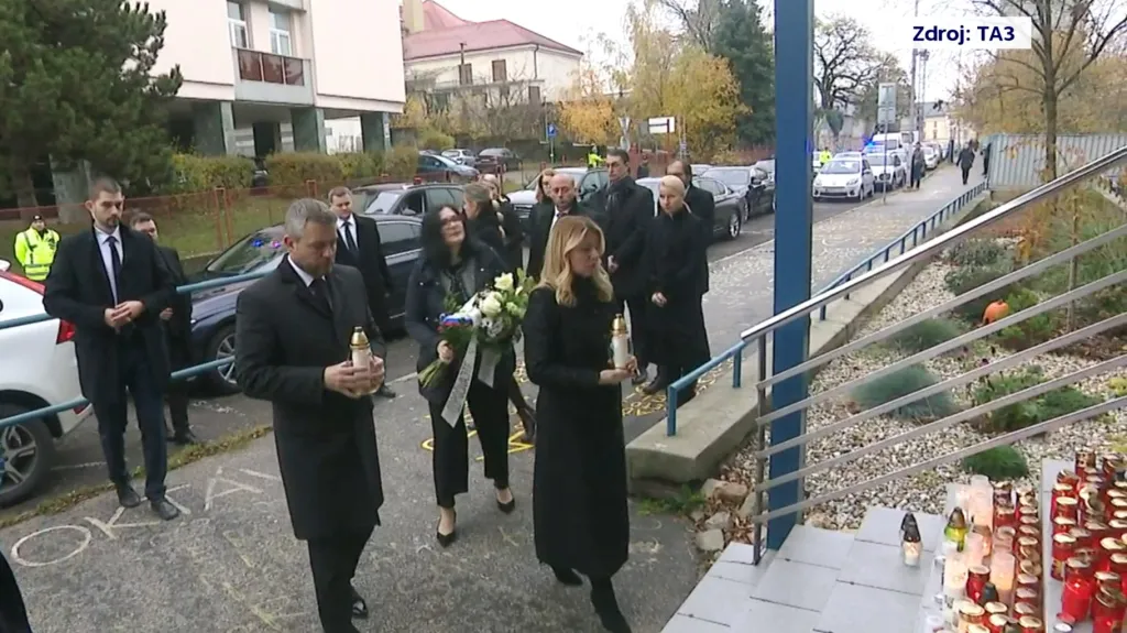 Peter Pellegrini a Zuzana Čaputová uctili oběti tragické nehody