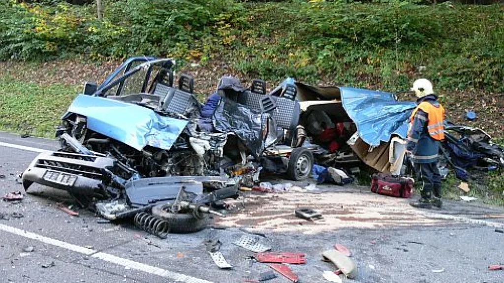 Vrak dodávky po nehodě