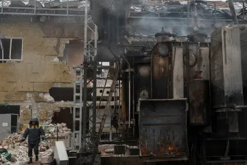 Ukrajinci po masivních ruských útocích opravují energetickou infrastrukturu