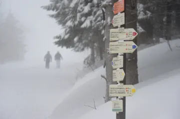 Sníh komplikoval dopravu. Meteorologové prodloužili výstrahu