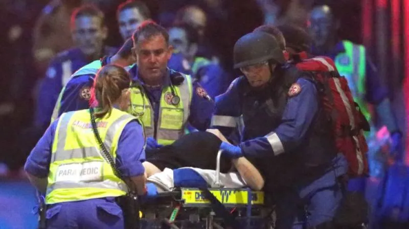 Podívejte se: Útěk rukojmích a policejní zásah proti útočníkovi