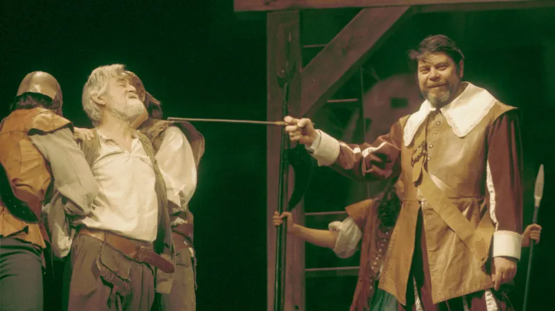 Ilja Racek a Martin Štěpánek ve hře Král Colas (Divadlo na Vinohradech, 1995)