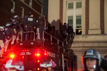 Policie zadržela tři stovky demonstrantů při protestech na Kolumbijské univerzitě