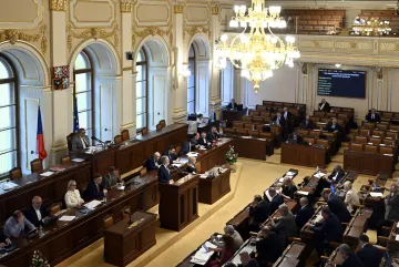 Poslanci po prázdninách projednají hlavně zákony vrácené Senátem