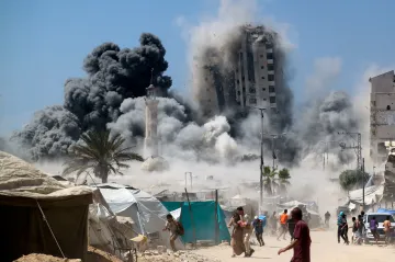 Izraelská armáda ve městě Gaza bombardovala výškovou budovu