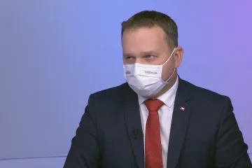 Povinné očkování pro lidi nad 60 let nová vláda zruší, avizoval Jurečka. Podle Maláčové je to populismus
