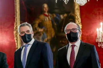 Novým rakouským kancléřem se stal Karl Nehammer. Je už třetím šéfem vlády za dva měsíce