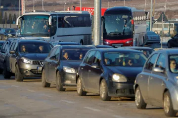 Na jediném bělorusko-polském přechodu se v kolonách žije a uplácí