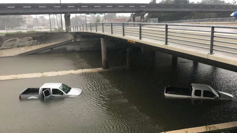Události: Na některých místech Texasu napršel až metr vody