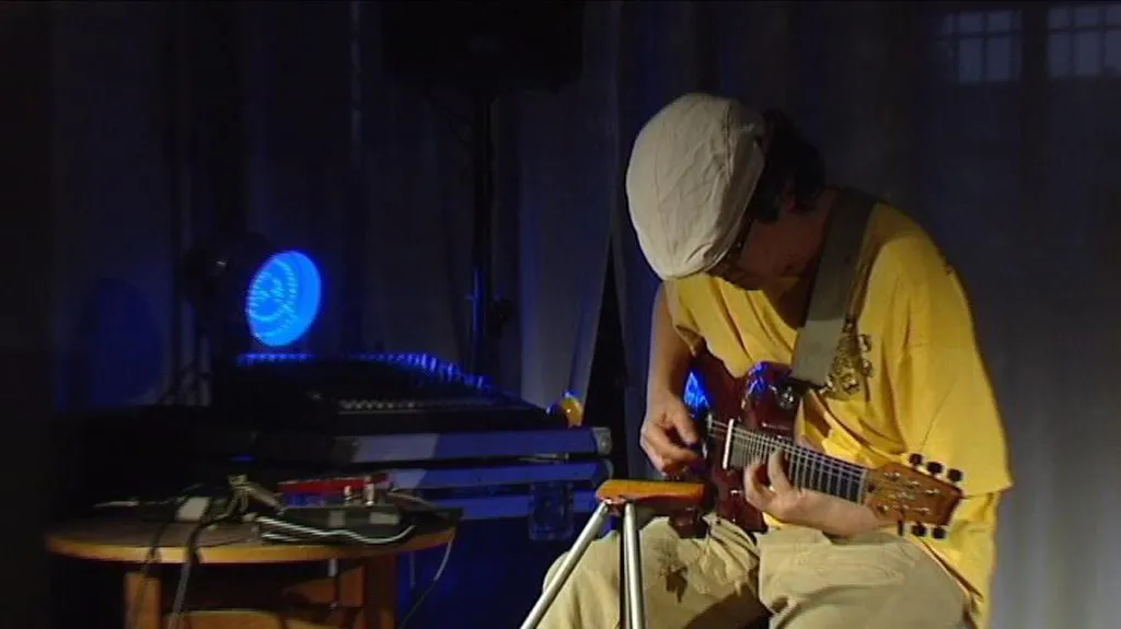 Kazuhisa Uchihashi