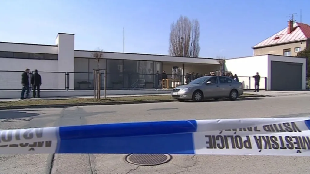 Bezpečnostní opatření před vilou Tugendhat při návštěvě českého a slovenského prezidenta