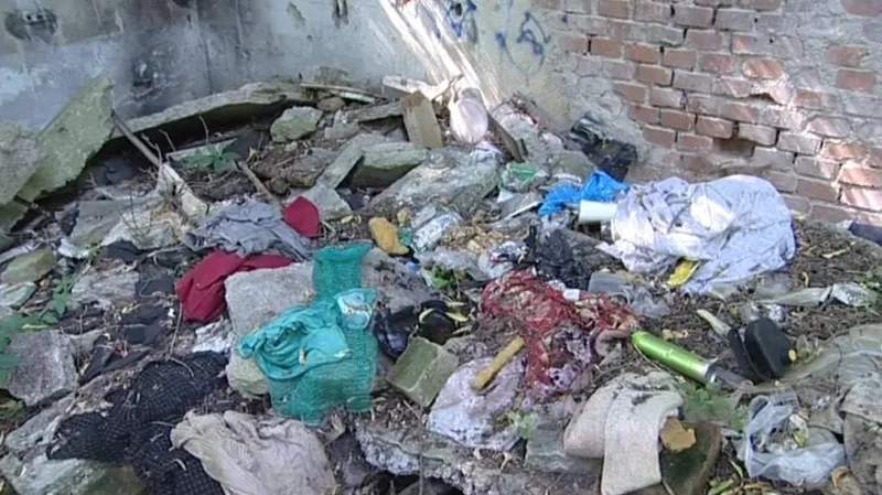 Černé skládky vznikají nejčastěji na opuštěných místech