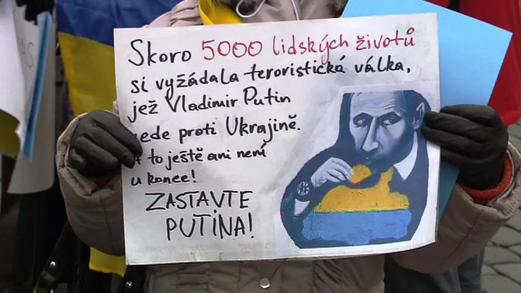 Protiputinovská demonstrace na Staroměstském náměstí