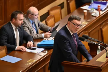 Snížení výnosů daně z neočekávaných zisků neprohloubí schodek, řekl poslancům Stanjura