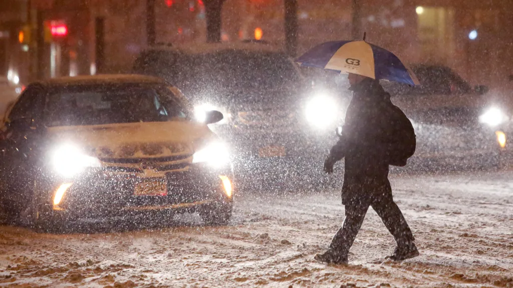V sobotu silně sněžilo i v New Yorku na Manhattanu