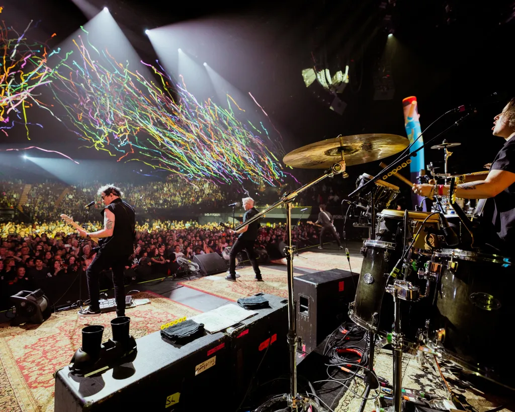 Na zvučná jména lákají už i letní festivaly. Jednou z hvězd Rock for People, plánovaného od 12. do 15. června, mají být američtí punk rockeři The Offspring. K headlinerům patří také britští rockoví drzouni Bring Me The Horizon, kanadská zpěvačka Avril Lavigne, těžící ze svého nástupu na začátku milénia, či frontman Slipknot Corey Talor, který ale přijede sólo. Matrix za Hradec Králové vymění také herec Keanu Reeves, který se se skupinou Dogstar představí jako muzikant