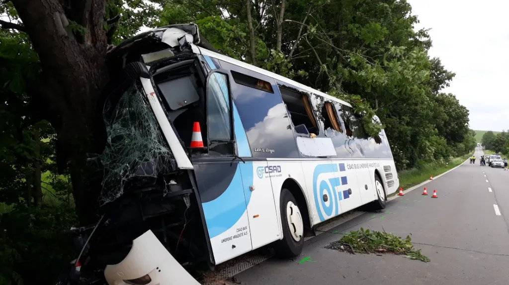 Nehoda autobusu u Střílek