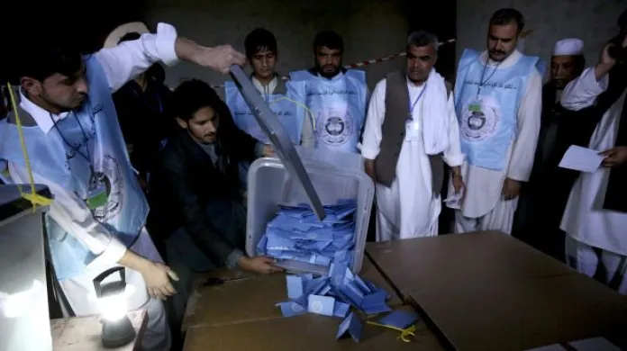 Události: Afghánci měli o volby zájem