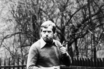 Nosil grog estébákům a pil kořalku s „lidskou tváří“