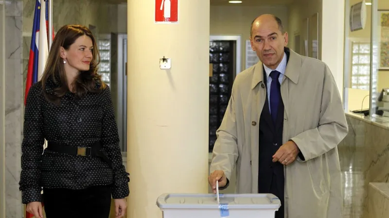 Bývalý slovinský premiér Janez Janša (SDS) s manželkou