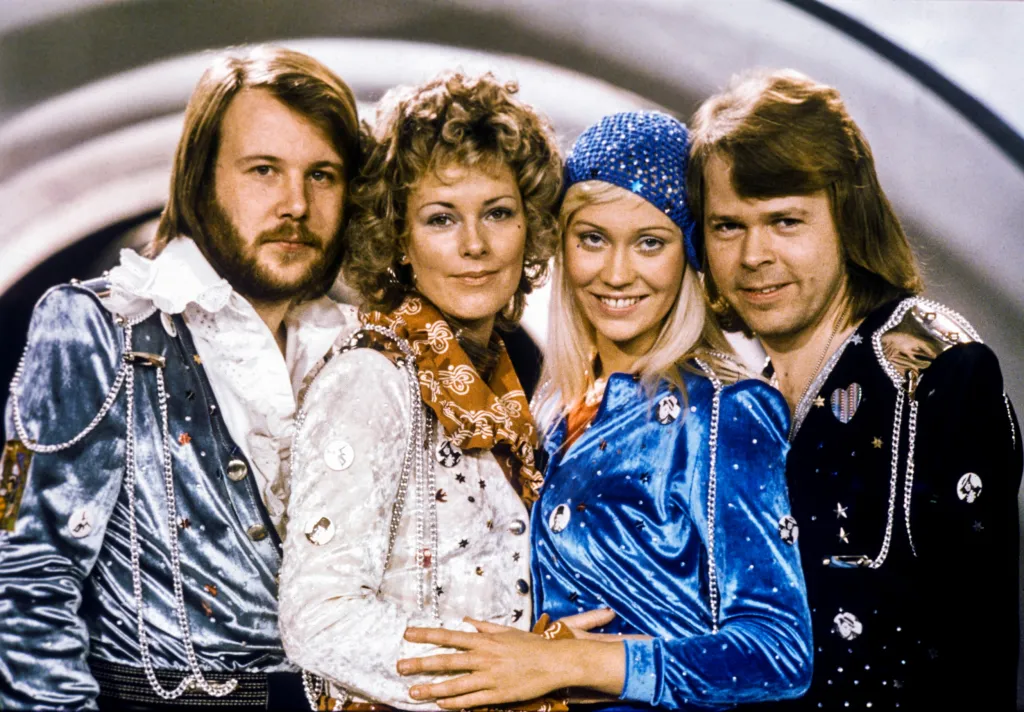 5. listopadu – skupina ABBA vydala po čtyřiceti letech nové studiové album s názvem Voyage