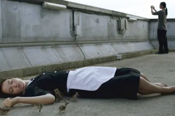 Recenze: Ptáci a lidé – artový úlet za svobodou a za štěstím