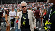 Michael Douglas (snímek je z květnového závodu Formule 1 v Miami)