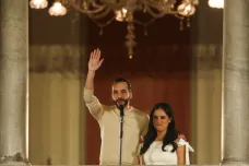 Boj proti kriminalitě v Salvadoru přinesl Bukelemu úspěch, obhájil post prezidenta