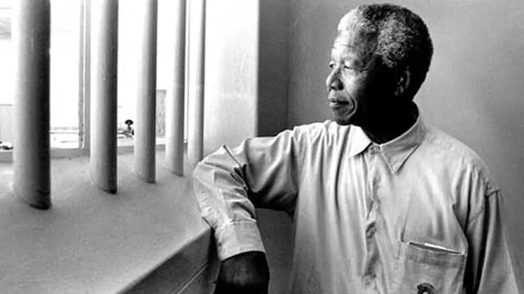Nelson Mandela ve vězeňské cele