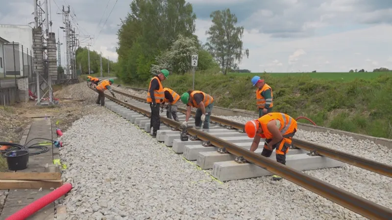 Opravy železnice na jihu Čech uzavřou dvě desítky přejezdů