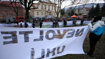 Horní Jiřetín: Demonstrace za zachování těžebních limitů