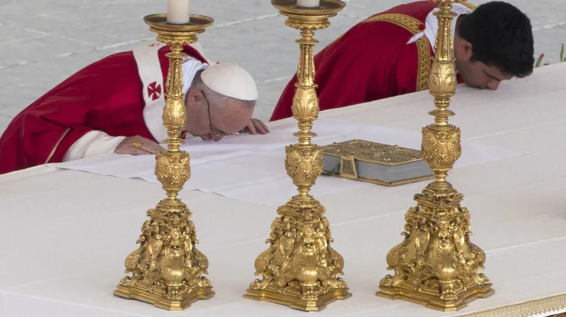 Papež František při svatodušní mši