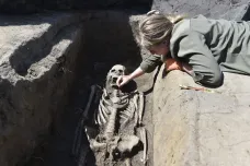 Studenti objevili na Pohansku hroby z Velké Moravy. Nezvykle mimo pohřebiště u kostelů