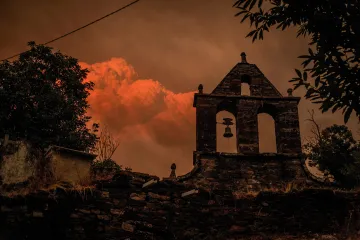 Požáry ve Španělsku a Portugalsku mají šest obětí, na pomoc míří čeští hasiči