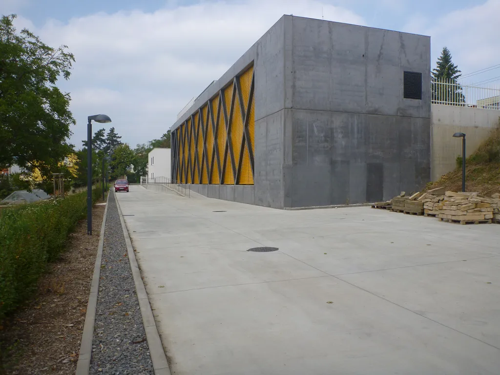 Přednášková budova MCMA (2010–2014) navržená studiem ARCHTEAM