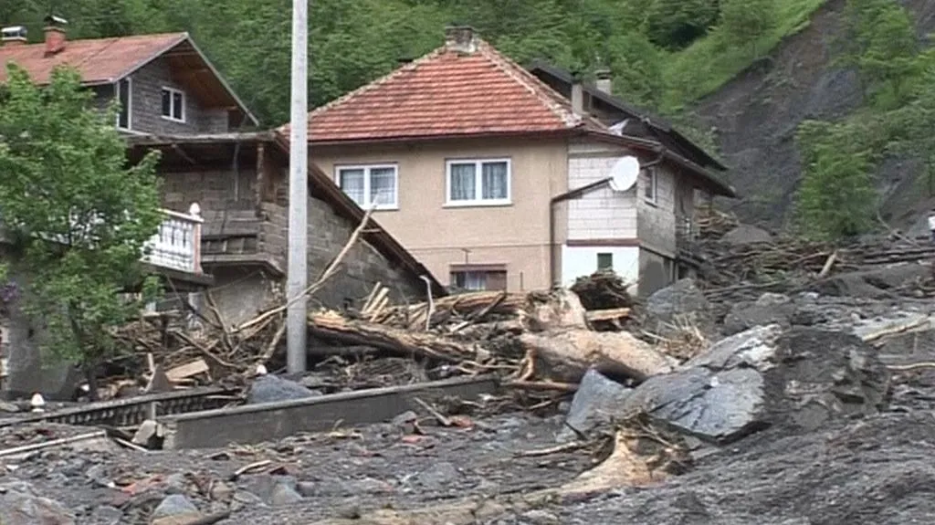 Bosna hlásí po záplavách ohromné škody