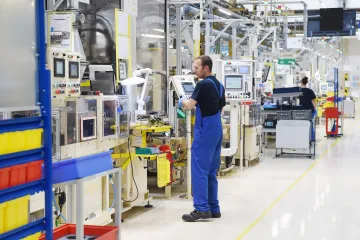 Hospodářský růst v EU zpomalil, inflace v eurozóně je rekordní 