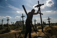 Komise OSN potvrdila válečné zločiny na Ukrajině. Mluví i o znásilňování a mučení dětí 
